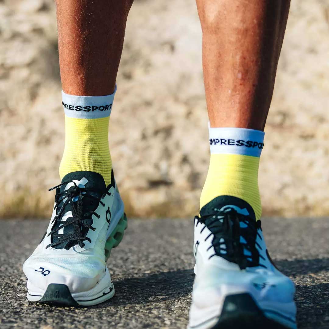 PRO-RACING SOCKS RUN HI SAFE YELLOW WHITE